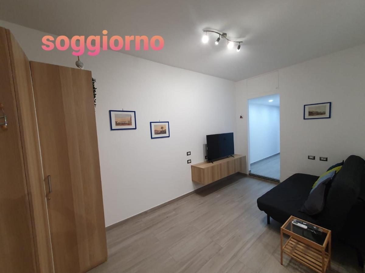 @Home Napoli Экстерьер фото