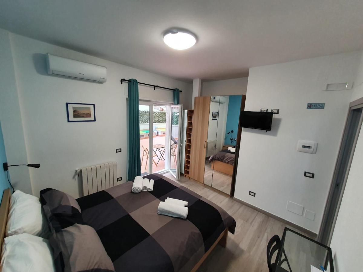@Home Napoli Экстерьер фото