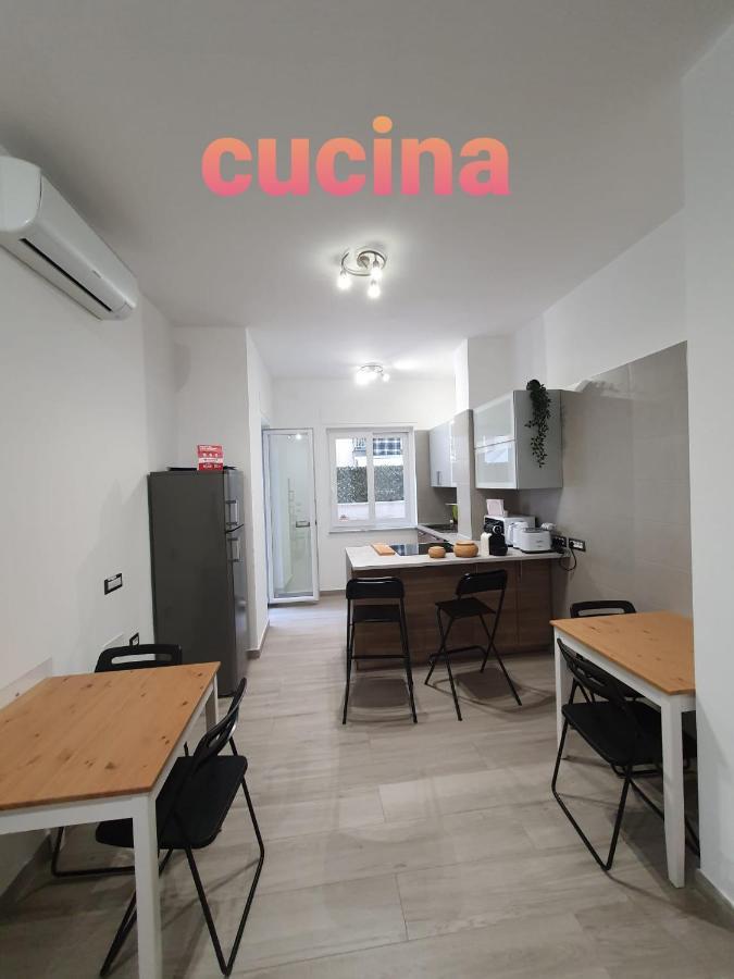 @Home Napoli Экстерьер фото